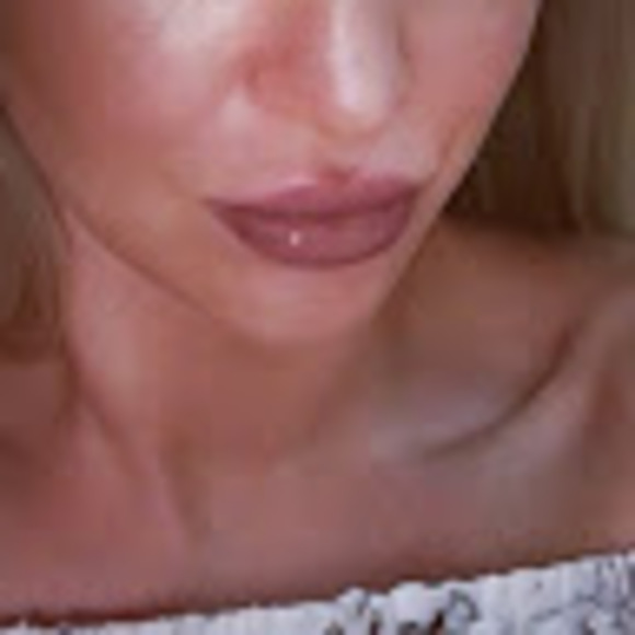 Meet your Posher, Mia - Picture 1 of 1